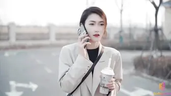 清纯美女休息“日”