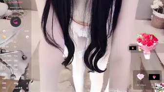 极品美女自慰喷水福利，粉穴狂抠到高潮直流